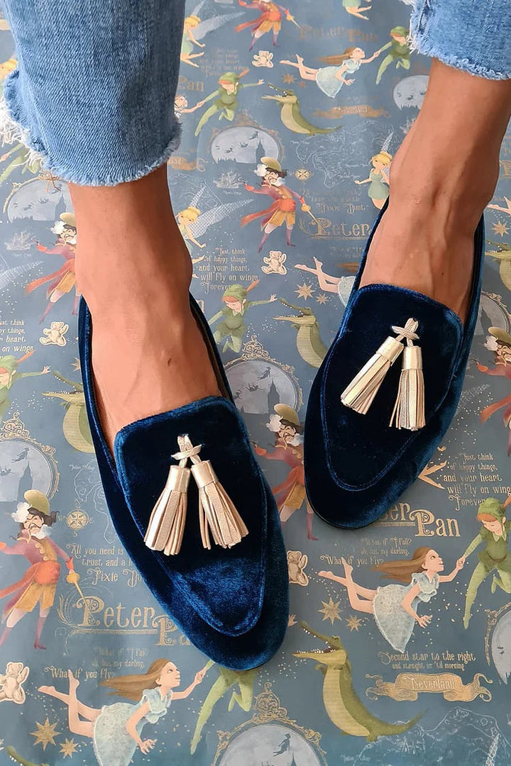 MIDNIGHT ELEGANCE LOAFER WITH CHAMPAGNE FRINGE