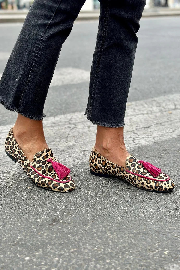 ANIMAL PRINT LOAFERS WITH FUCHSIA TASSEL