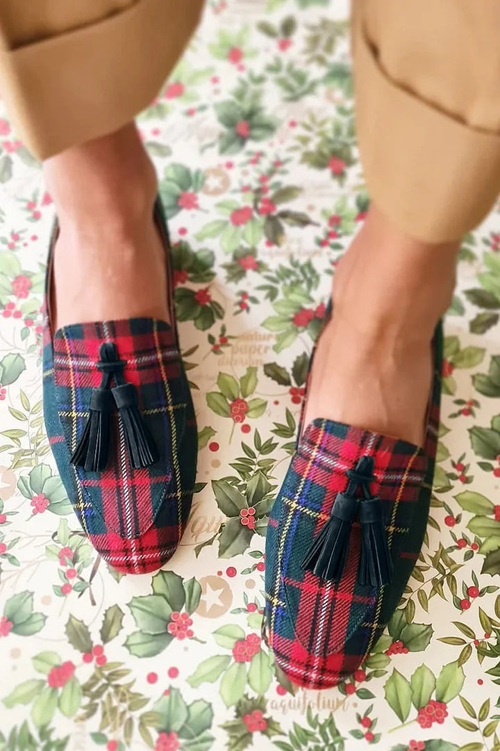 SCOTTISH CHIC LOAFERS WITH TASSEL