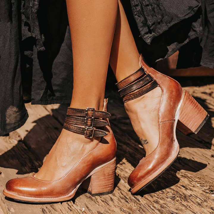 HEEL WITH STRAPS