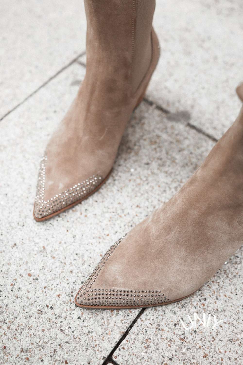 WESTERN ELEGANCE ANKLE BOOT