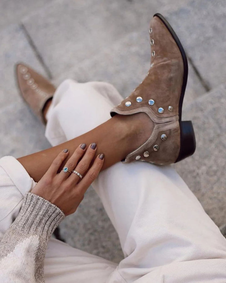 ANKLE BOOT WITH DECORATIVE DETAILS