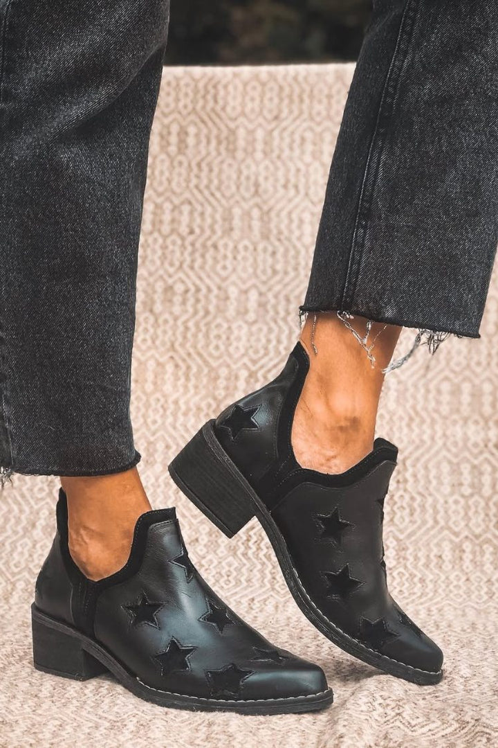CONTEMPORARY ANKLE BOOT