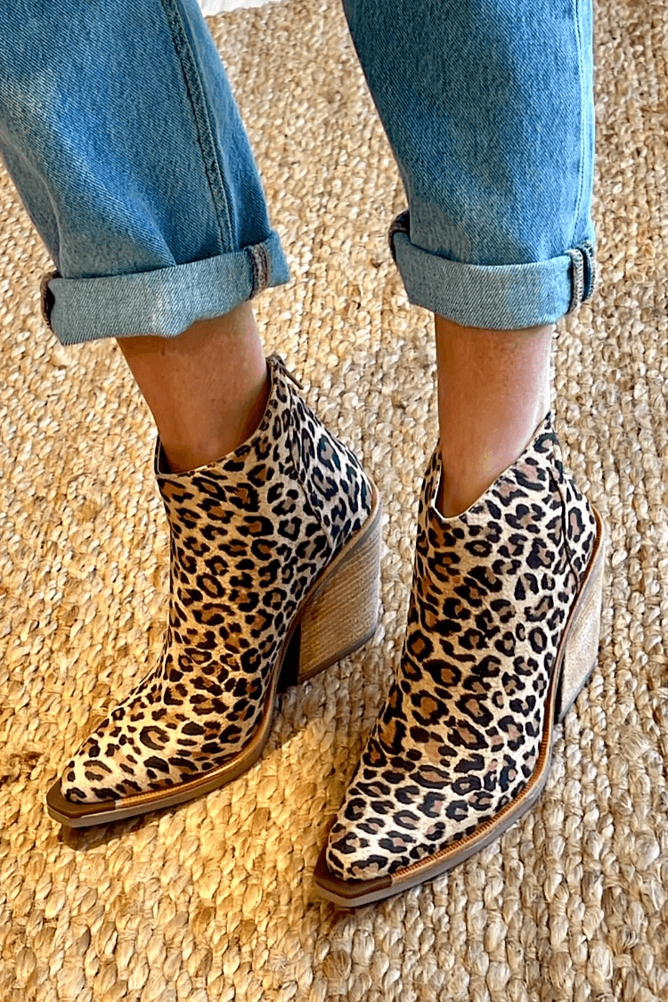 TEXAS ANKLE BOOT WITH POINTED TOE