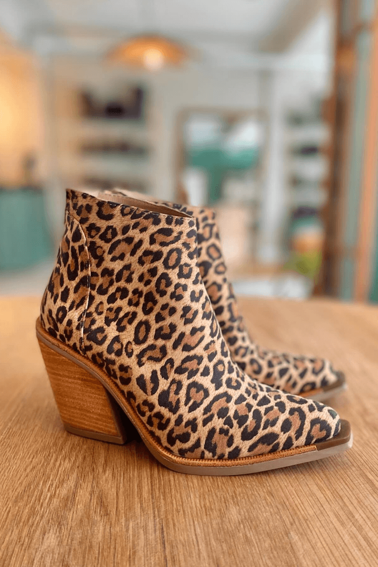 TEXAS ANKLE BOOT WITH POINTED TOE