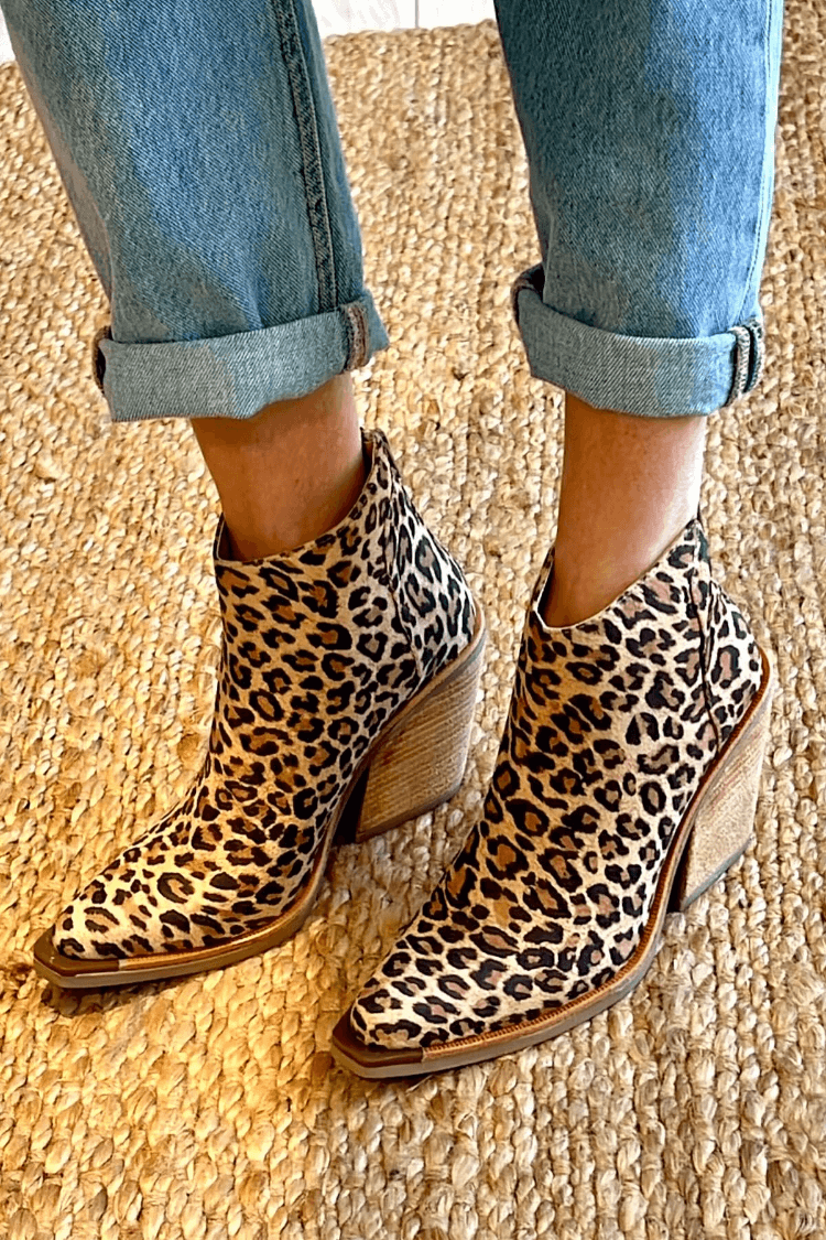 TEXAS ANKLE BOOT WITH POINTED TOE
