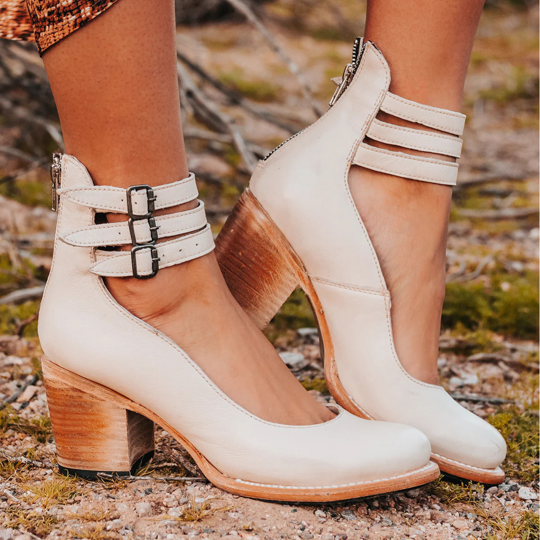 HEEL WITH STRAPS