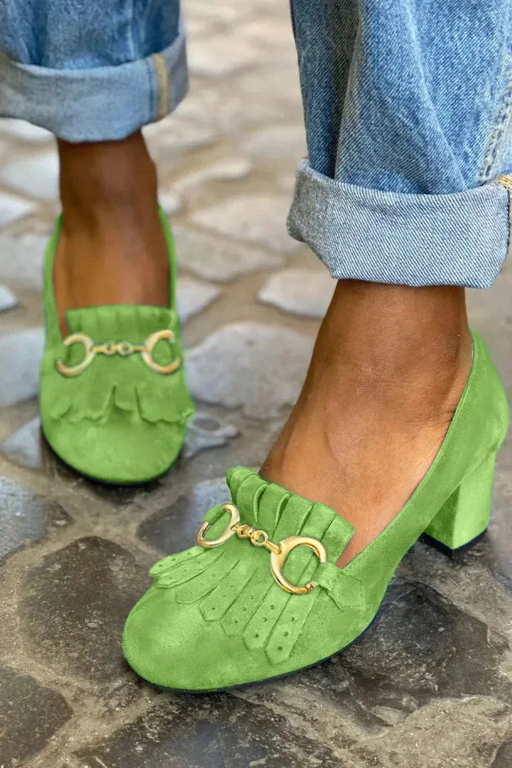 DECOLLETE WITH FRINGE DETAIL AND GOLD BUCKLE