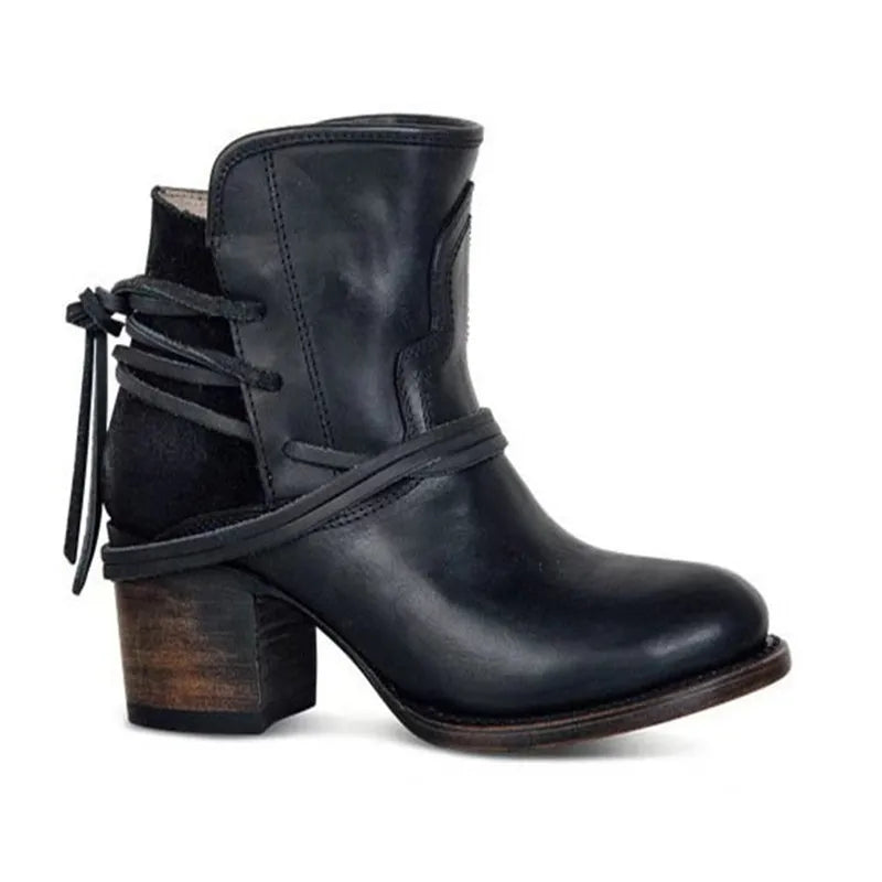 COUNTRY BOOTS WITH HEEL AND LACE DETAIL