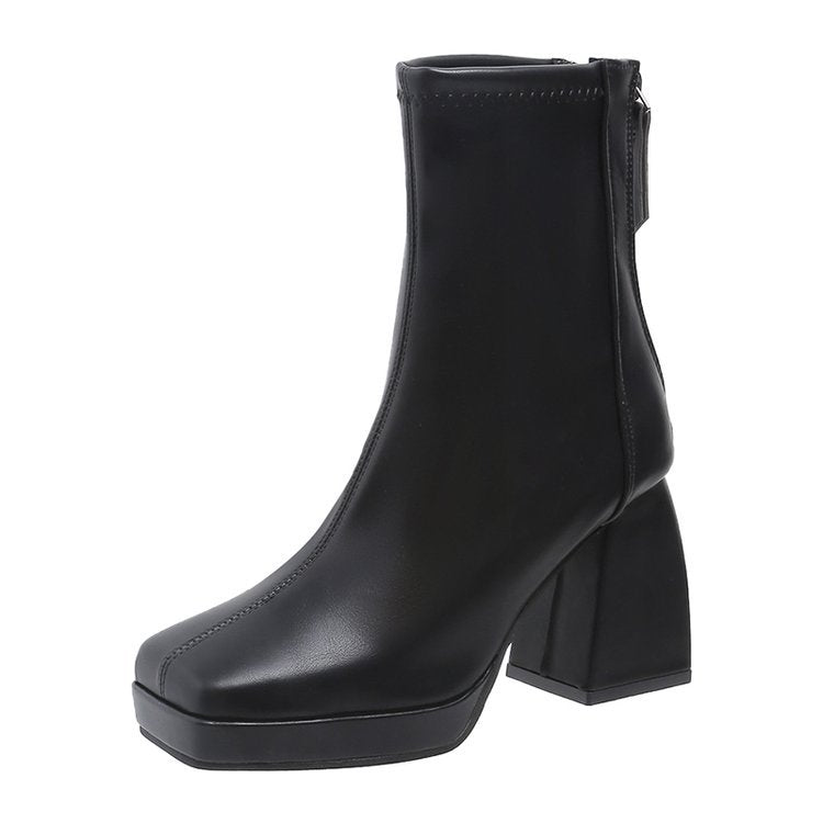 ELEGANT ANKLE BOOT WITH HEEL