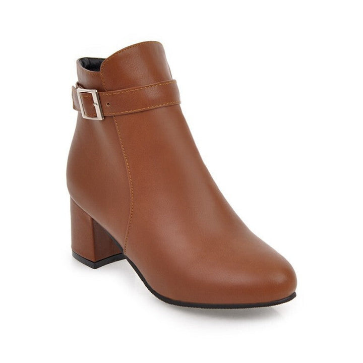 ELEGANT ANKLE BOOT WITH BUCKLE
