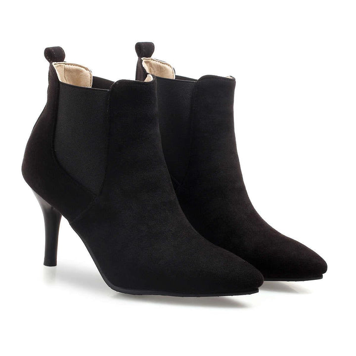 ELASTICATED ANKLE BOOT WITH THIN HEEL