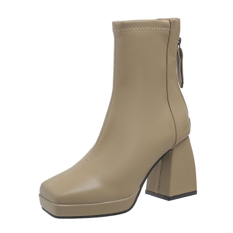 ELEGANT ANKLE BOOT WITH HEEL