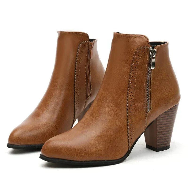 ELEGANT ANKLE BOOTS WITH HEEL AND ZIP