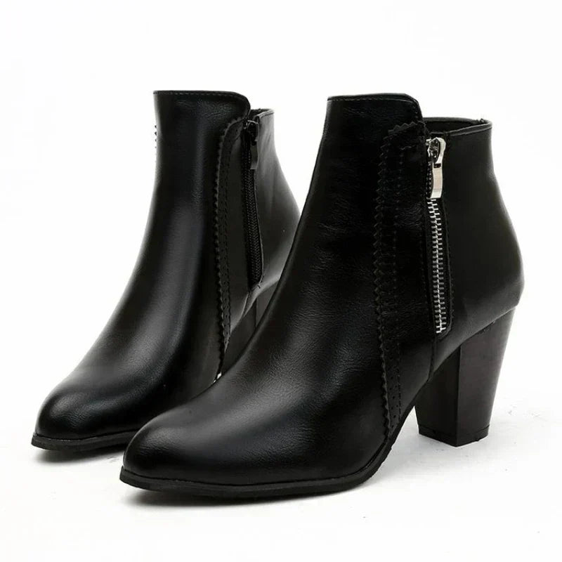ELEGANT BOOTS WITH HEEL AND ZIP