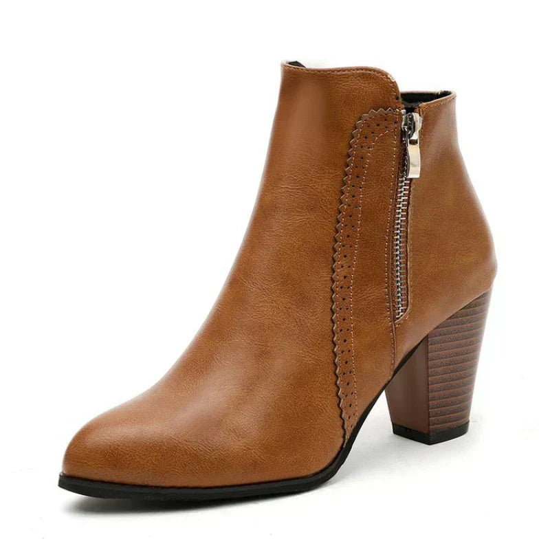 ELEGANT ANKLE BOOTS WITH HEEL AND ZIP