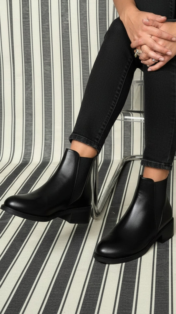 CLASSIC CHELSEA BOOT