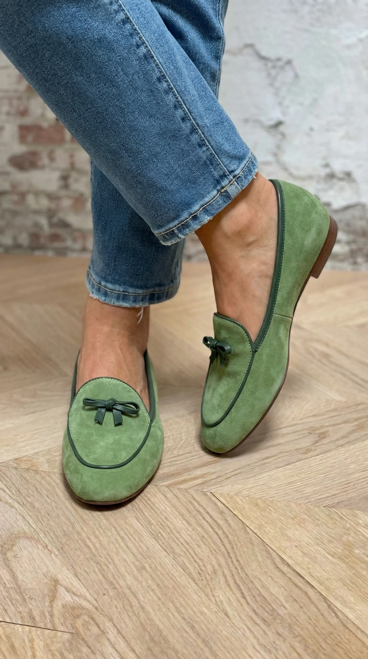 ELEGANT LOAFER WITH TASSEL