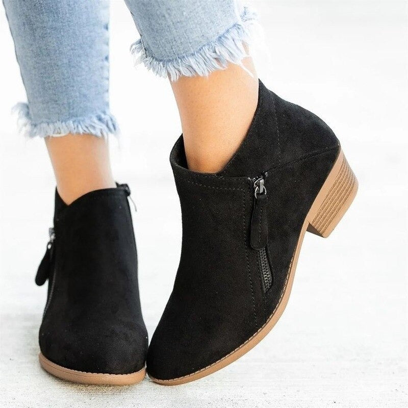 ANKLE BOOTS WITH SIDE ZIP AND MEDIUM HEEL